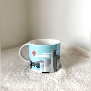 Starbucks 2016 Seoul South Korea Coffee Mug 14 oz. Mint Condition.